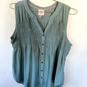 Knox Rose Sleeveless Smocked Button-front top in spruce green
